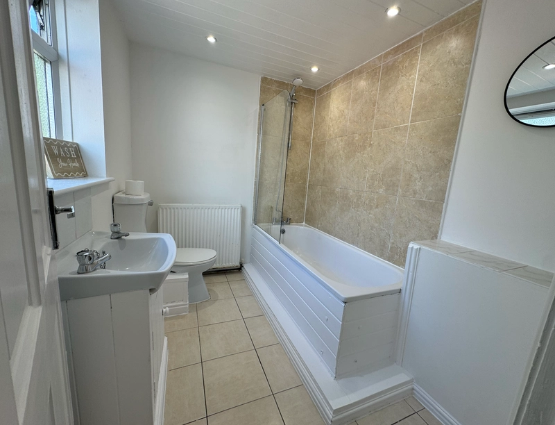 SPARE ROOM in a 4bed student house - Thumbnail 6
